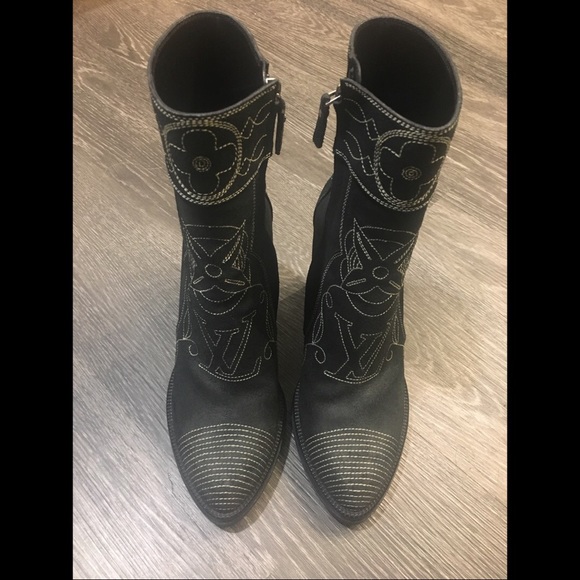 Louis Vuitton stitched bootie - Picture 2 of 8